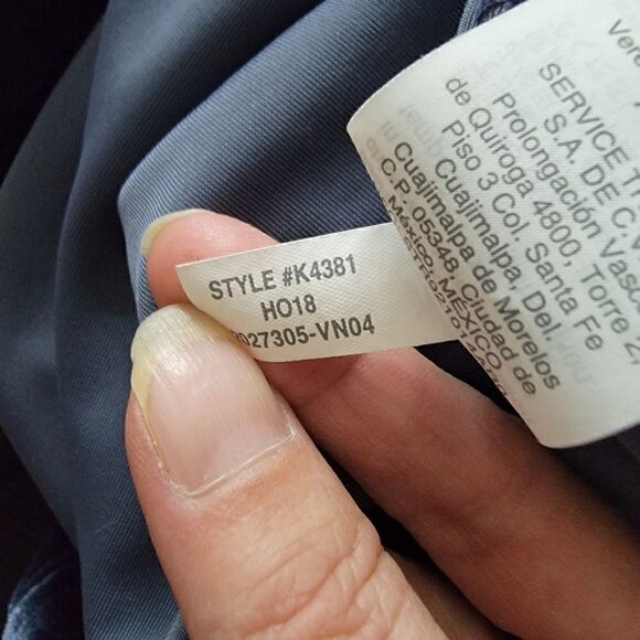 Madewell Navy Blue Velvet Top with Balloon Sleeves. Size S. - Picture 11 of 11